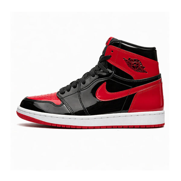 Air Jordan 1 High Patent Bred – vedere spre stânga