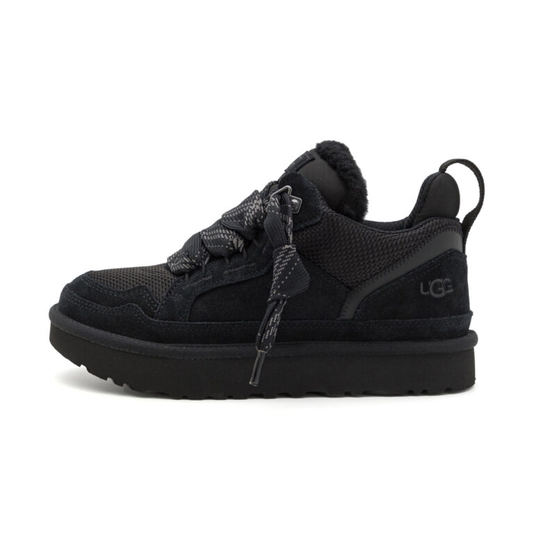 UGG Lowmel Black, orientat spre stânga pe fundal alb