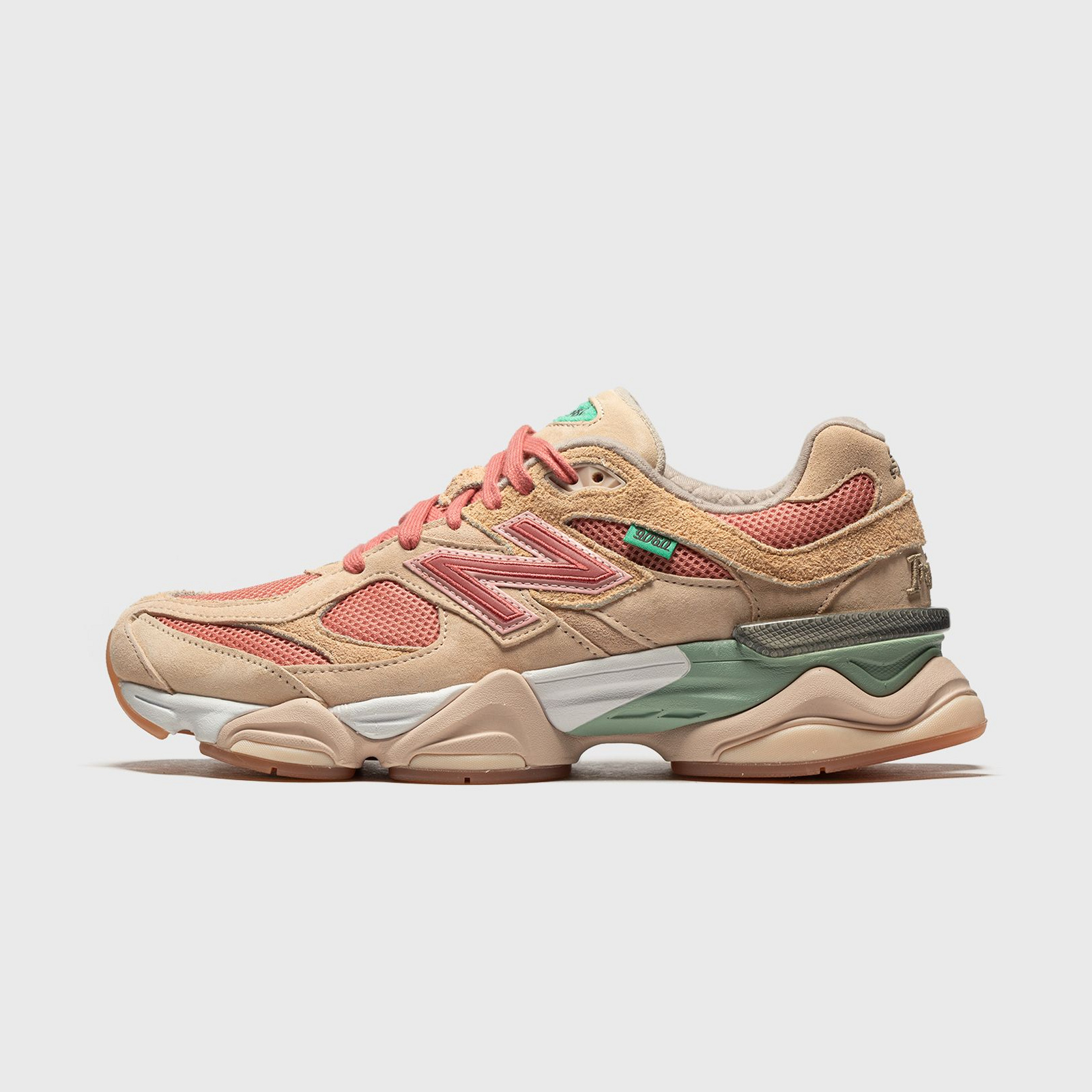 New Balance 9060 Joe Freshgoods Inside Voices Penny Cookie Pink – vedere laterală