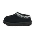 Ugg Tazz II Copii , Culoare Black, orientat spre stânga pe fundal alb