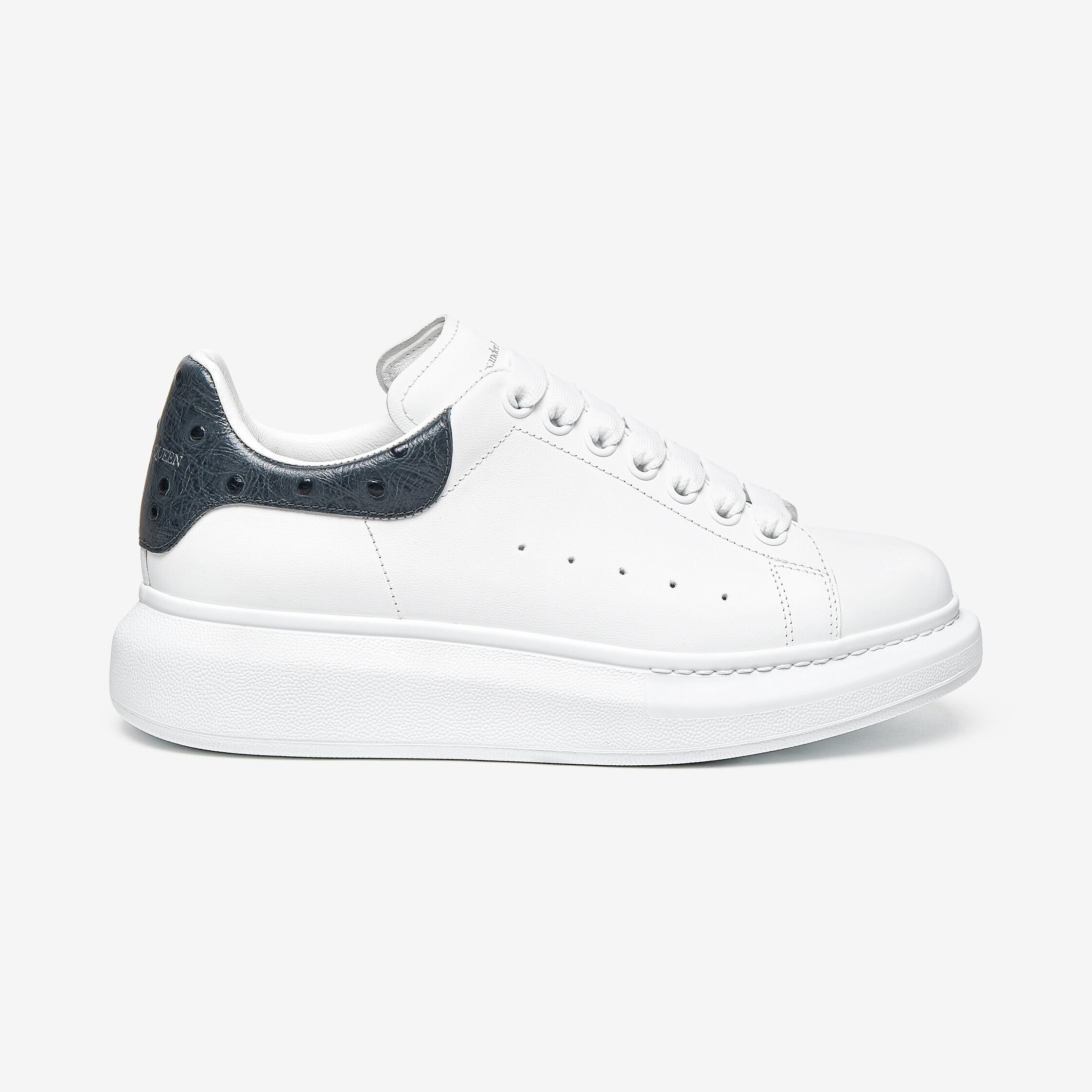 Alexander McQueen Oversized Sneaker White/Grey - profil spre dreapta Alexander McQueen Oversized Sneaker White/Grey, profil spre dreapta
