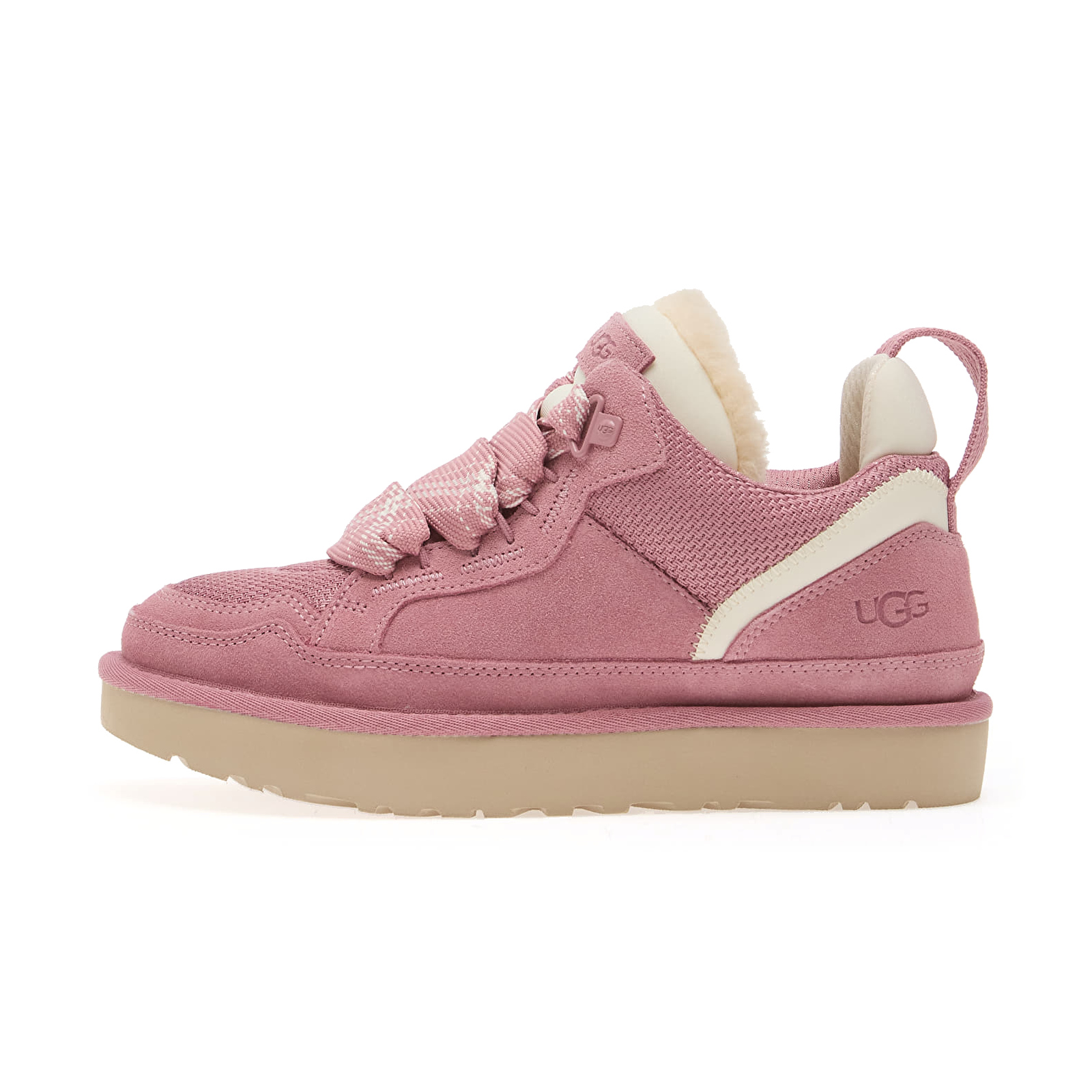 UGG Lowmel Dusty Orchid, orientat spre stânga pe fundal alb