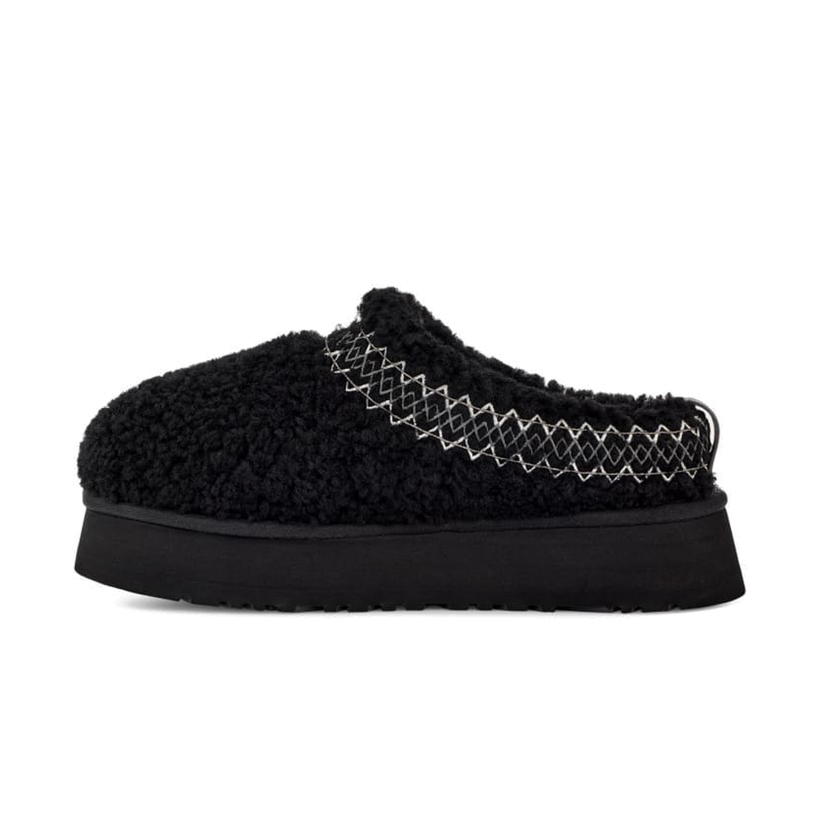 UGG Tazz Slipper Heritage Braid Black, orientat spre stânga pe fundal alb