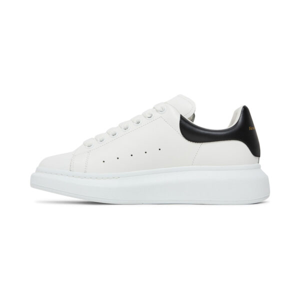 Alexander McQueen Oversized Sneaker White/Black, profil lateral opus