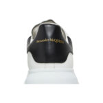 Alexander McQueen Oversized Sneaker White/Black, detaliu călcâi și logo