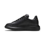 Alexander McQueen Oversized Sneaker Full Black, profil lateral opus