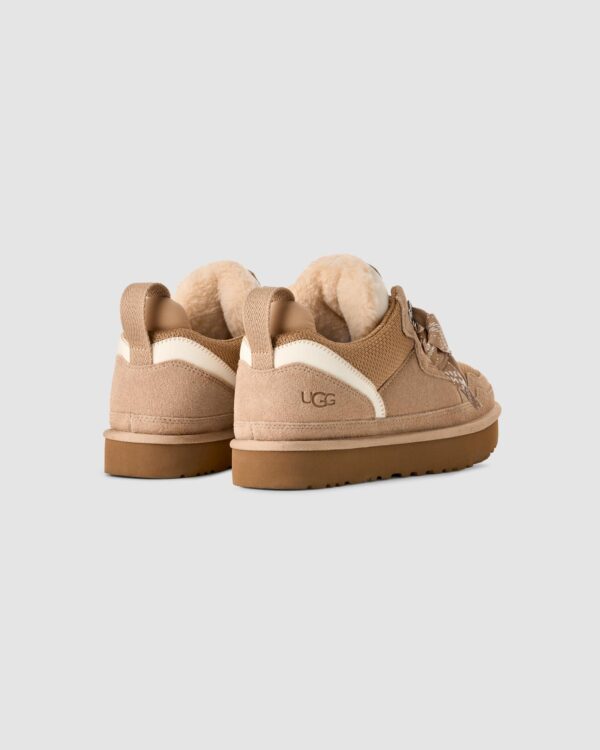 UGG Lowmel Sand, vedere din spate